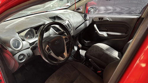 Ford Fiesta Kinetic 1.6 Titanium 120cv 2013