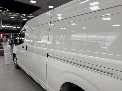 Toyota Hiace 2.8 Tdi Furgón 6At L2H2 3A 5P Nac. 2026
