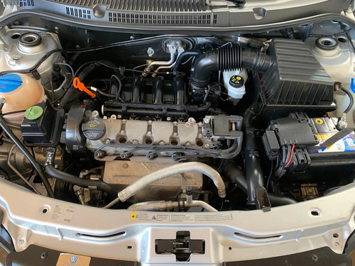 Volkswagen Voyage 1.6 Comfortline 101cv Abcp Abs 2013