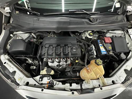 Chevrolet Onix 1.4 LTZ 5P L13 2015