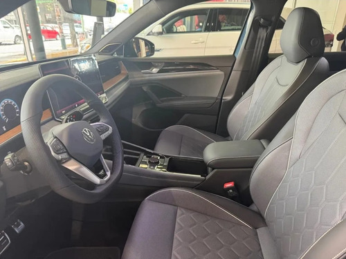 Volkswagen Tiguan VOLKSWAGEN TIGUAN R-LINE 250TSI DSG FC 2025