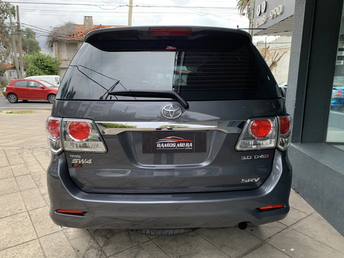 Toyota Hilux SW4 3.0 Srv Cuero I 171cv 4x4 5at 2012