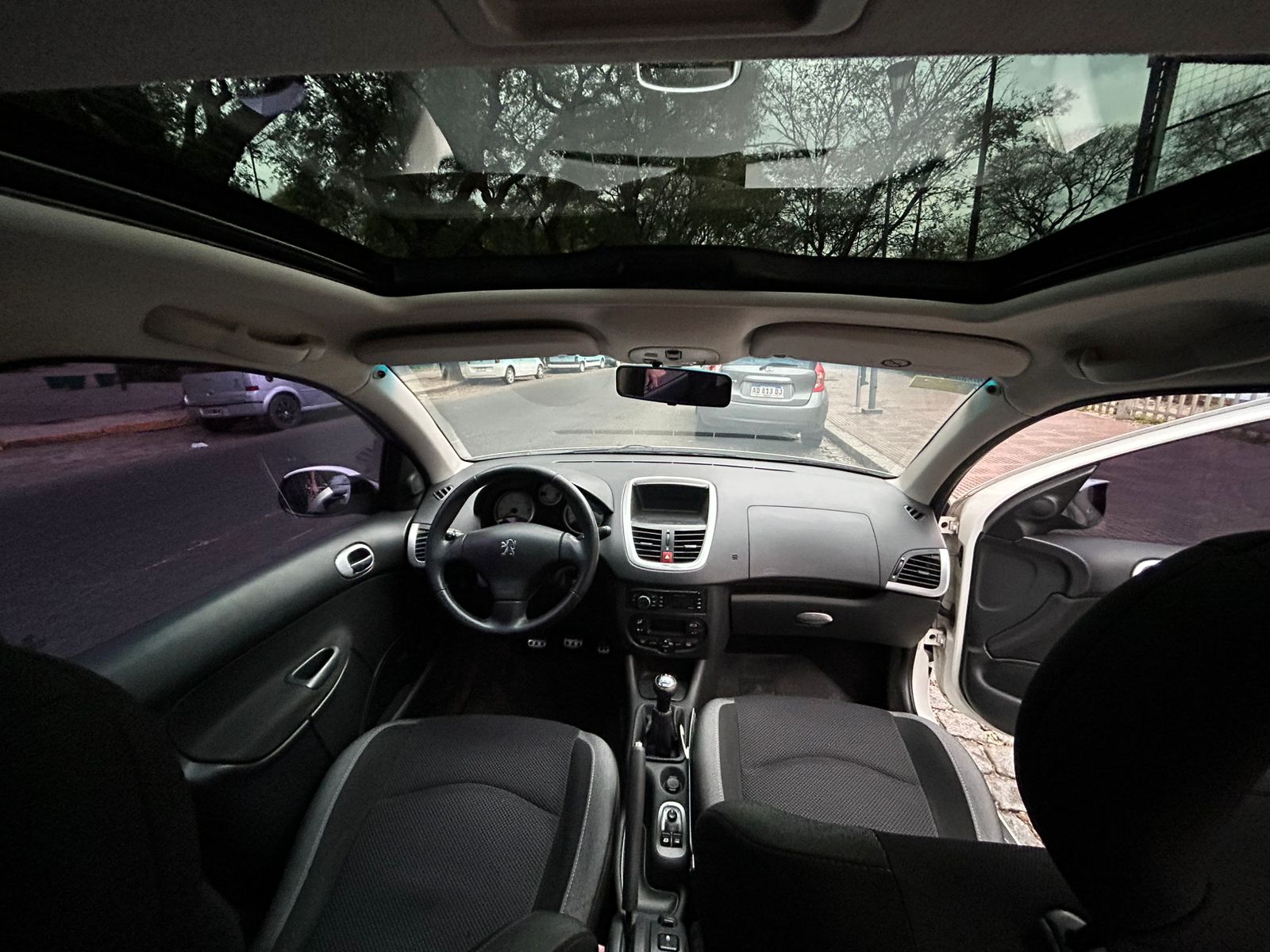 Peugeot 207 XT Feline 1.6 FELINE 2013