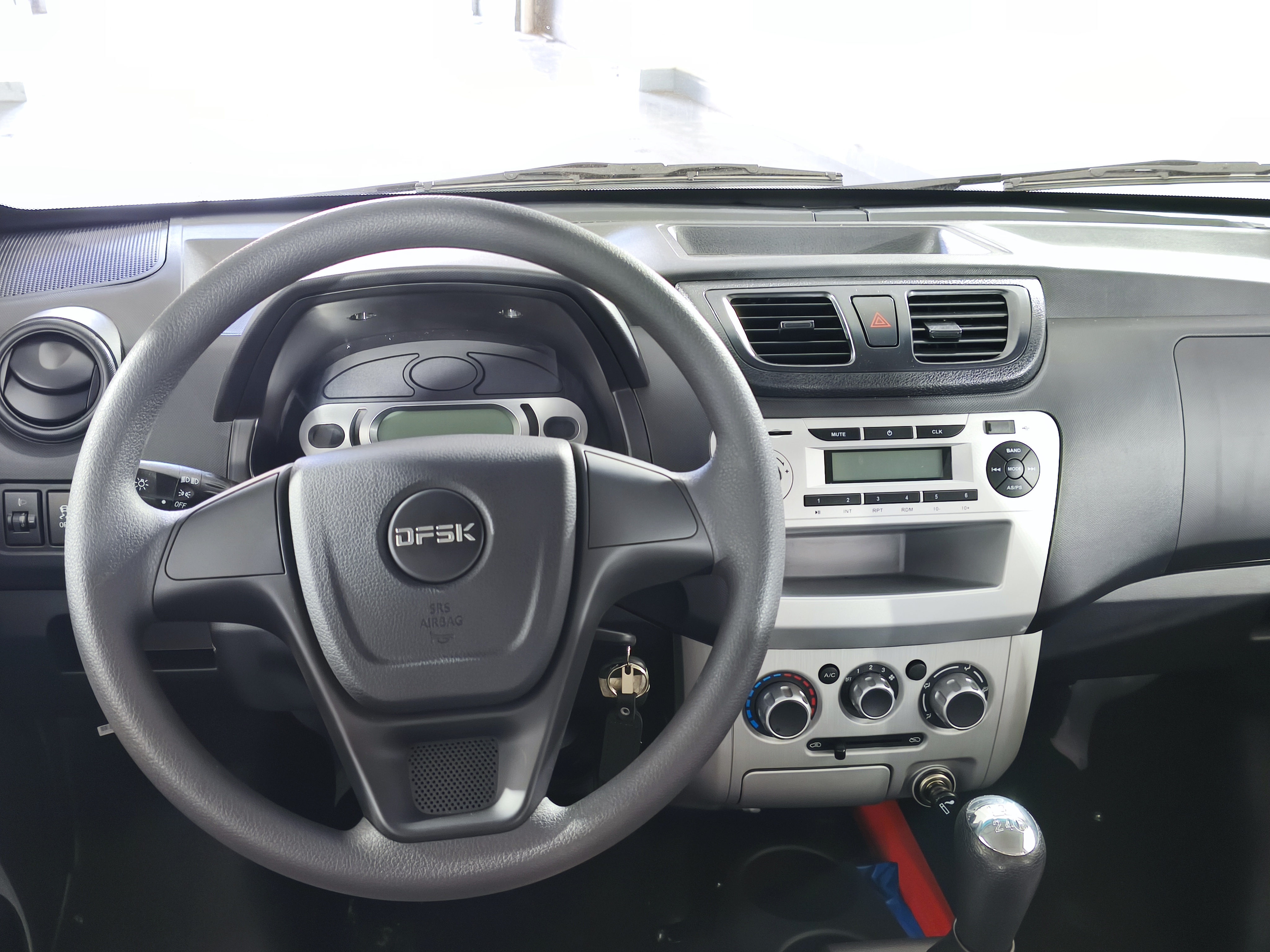 C32 MINI TRUCK CABINA DOBLE 2025