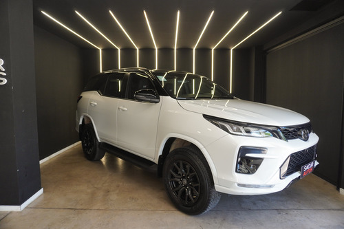 Toyota Hilux SW4 2.8 Tdi Gr-s 4x4 7as 6at 2025