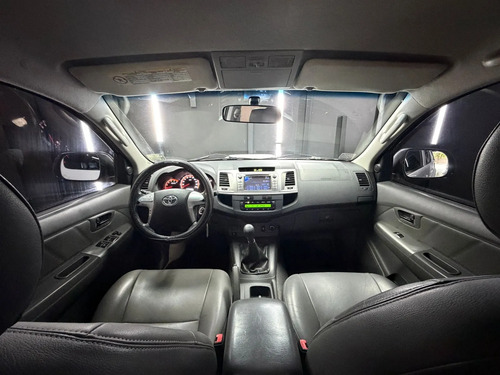 Toyota Hilux 3.0 TDI 4X2 DC SRV CUERO L12 2012