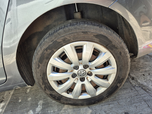 Volkswagen Suran 1.6 Comfortline 101cv 2014