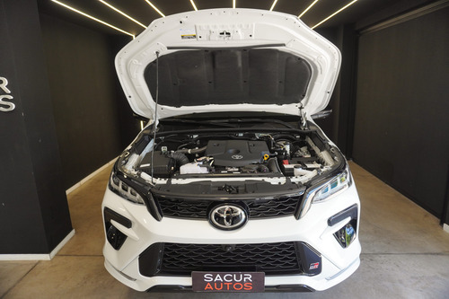 Toyota Hilux SW4 2.8 Tdi Gr-s 4x4 7as 6at 2025