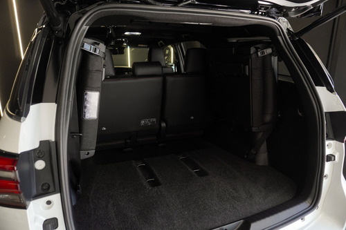 Toyota Hilux SW4 2.8 Tdi Gr-s 4x4 7as 6at 2025