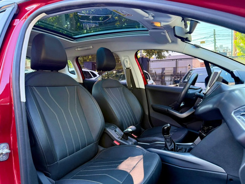 Peugeot 2008 1.6 FELINE L22 2023