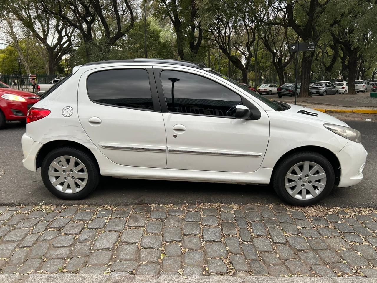 Peugeot 207 XT Feline 1.6 FELINE 2013