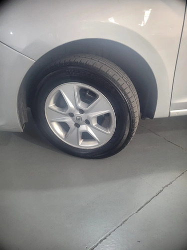 Renault Logan 1.6 Privilege 105cv 2015