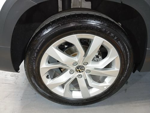 Volkswagen Taos 1.4 250 Tsi Comfortline At L/24 2025