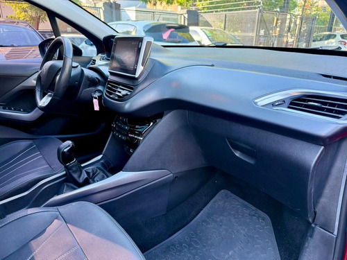 Peugeot 2008 1.6 FELINE L22 2023