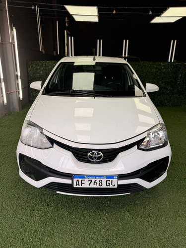 Toyota Etios 1.5 X 6mt My19 2023