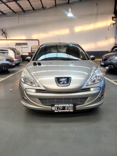 Peugeot 207 1.4 Sedan Hdi Xs 2012