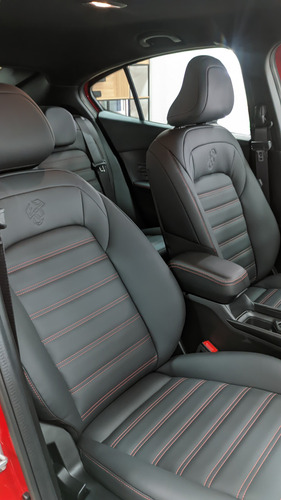 Fiat FASTBACK 1.3 Abarth T270 At6 2025