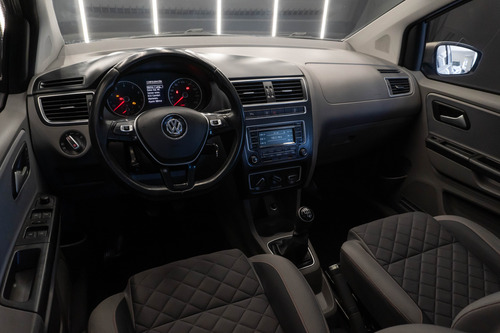 Volkswagen Suran 1.6 Highline 101cv 2015