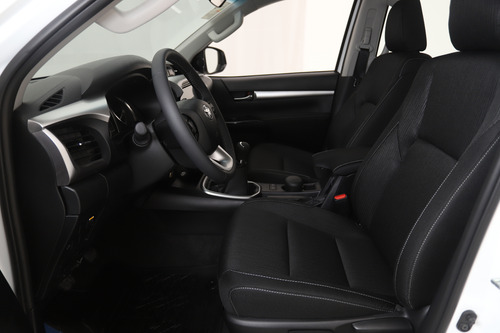 Toyota Hilux Pick-Up 2.4 Cd Sr 150cv 4x2 2025