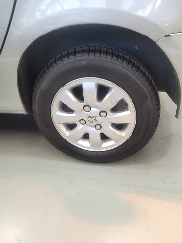 Peugeot 207 1.4 Sedan Hdi Xs 2012