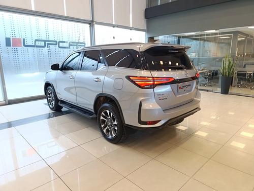 Toyota SW4 2.8 Srx 204Cv 4X4 7As At 2024