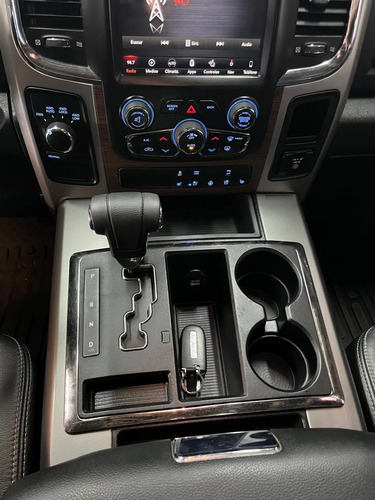 RAM 1500 5.7 DC 4X4 LARAMIE AT L13 2020