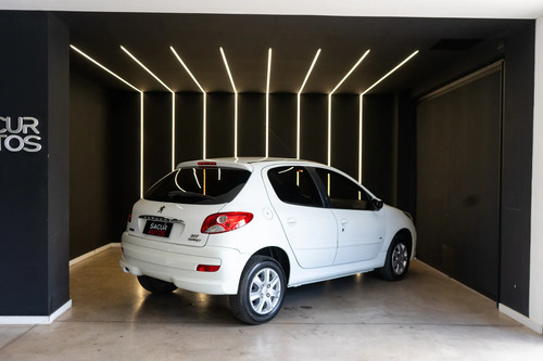 Peugeot 207 Compact 1.4 HDI 5P ALLURE 2015