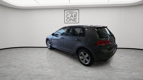 Volkswagen Golf 1.6 VII FSI TRENDLINE L15 2017