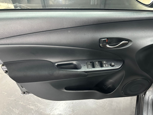 Toyota Yaris 1.5 XS CVT 5P 2025