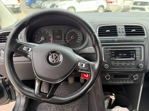 Volkswagen Polo 1.6 Com 4p L16 2017