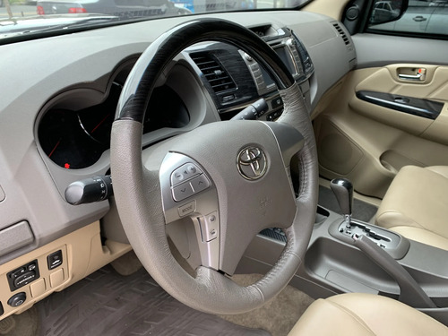 Toyota Hilux SW4 3.0 Srv Cuero I 171cv 4x4 5at 2012