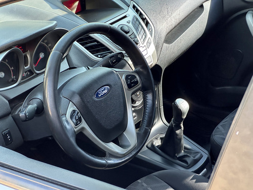Ford Fiesta Kinetic 1.6 Titanium 120cv 2013