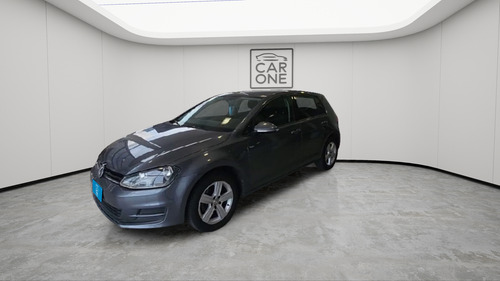 Volkswagen Golf 1.6 VII FSI TRENDLINE L15 2017