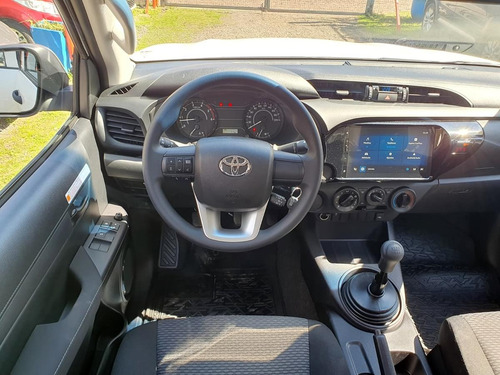 Toyota Hilux 2.8 Cd Srv 177cv 4x2 At 2025