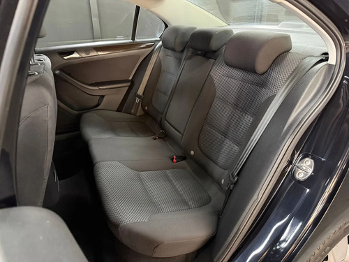 Volkswagen Vento 2.5 170HP ADVANCE PLUS TIPTRONIC L15 2016