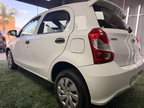 Toyota Etios 1.5 X 6mt My19 2023