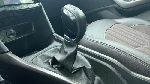 Peugeot 2008 1.6 Feline 2017