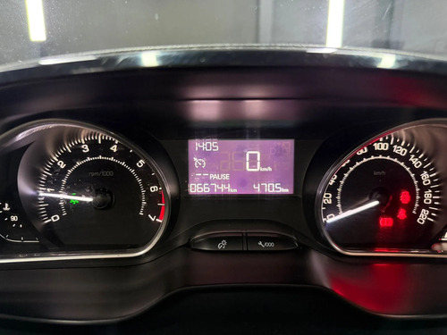 Peugeot 2008 1.6 FELINE L16 2016