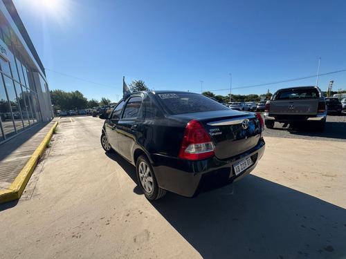 Toyota Etios XLS 1.5 6M/T 2017