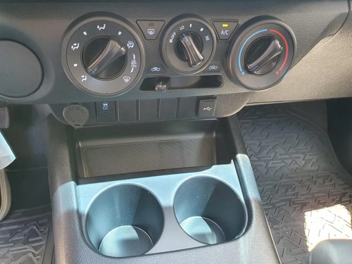Toyota Hilux Pick-Up 2.4 Cd Sr 150Cv 4X2 At 2026