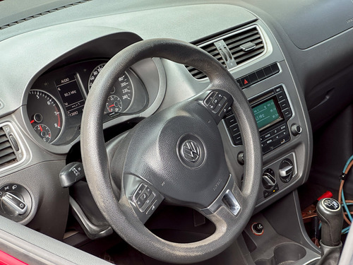 Volkswagen Suran 1.6 Comfortline 101cv 2014