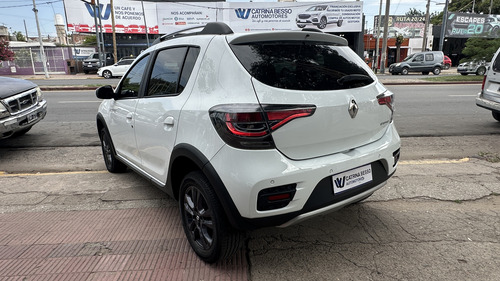 Renault Stepway 1.6 16V Intens C.A.B At 2023