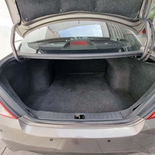 Nissan Versa 1.6 Advance Mt 2017