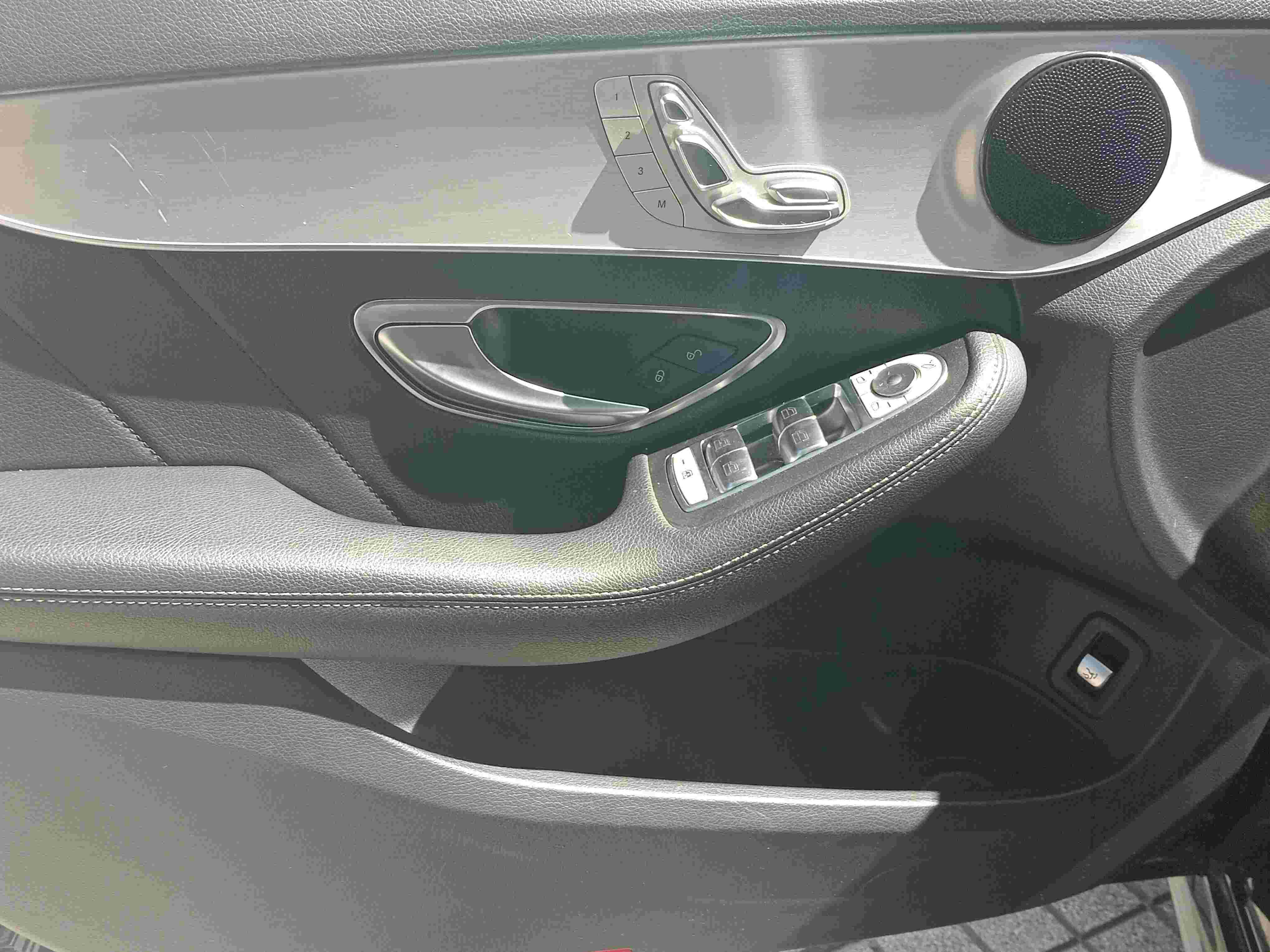 Mercedes-Benz C300 2.0 Sedan AMG line 2019