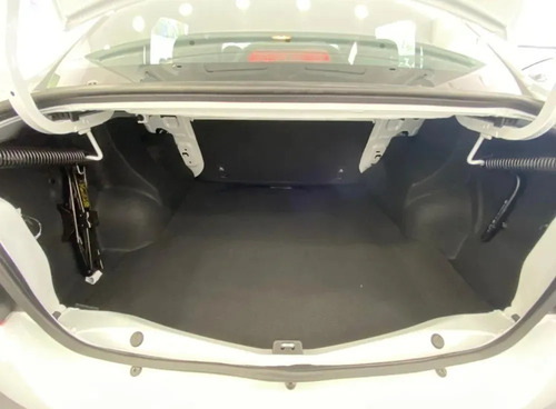 Renault Logan 1.6 16v Life 2025