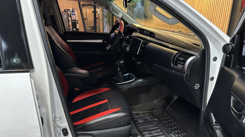 Toyota Hilux Pick-Up 2.8 Cd Srv 177cv 4x4 2016
