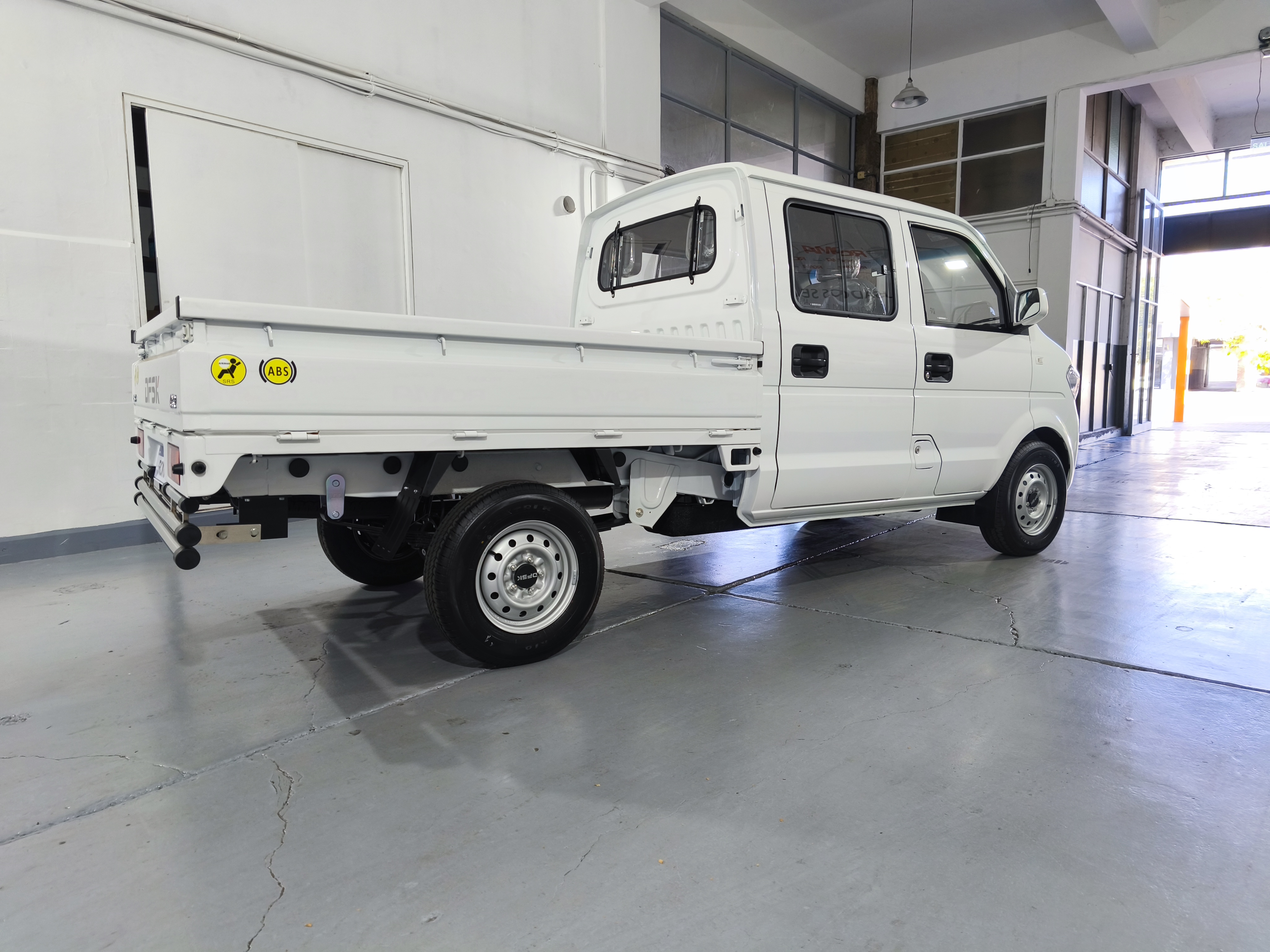 C32 MINI TRUCK CABINA DOBLE 2025