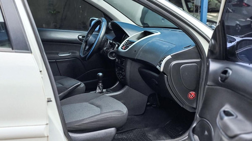 Peugeot 207 1.4 Sedan Allure 75cv 2014