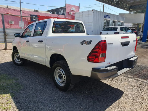 Toyota Hilux Dx 4x2 MT 2026