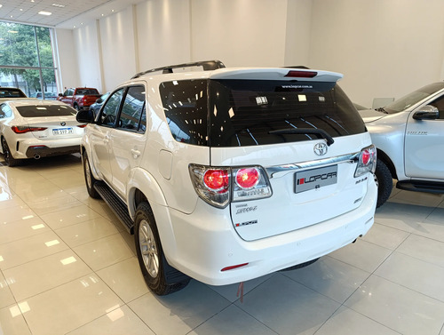 Toyota SW4 3.0 Srv Cuero I 171cv 4x4 2012